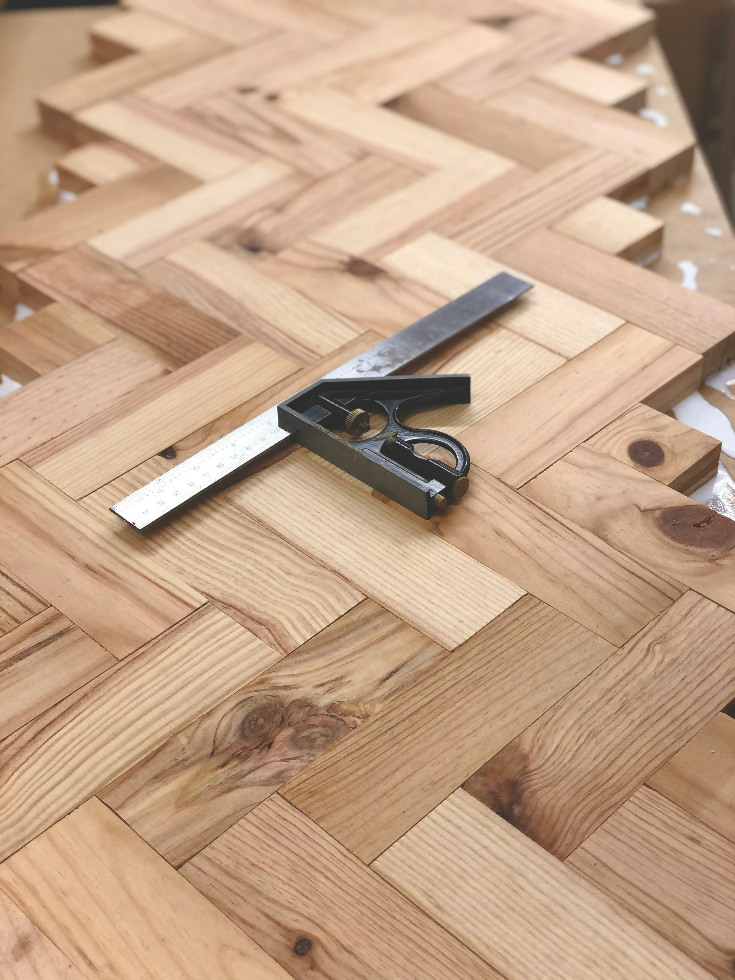 Edle Bodenverlegung von Parkett und Laminat durch MWS Holzmontage